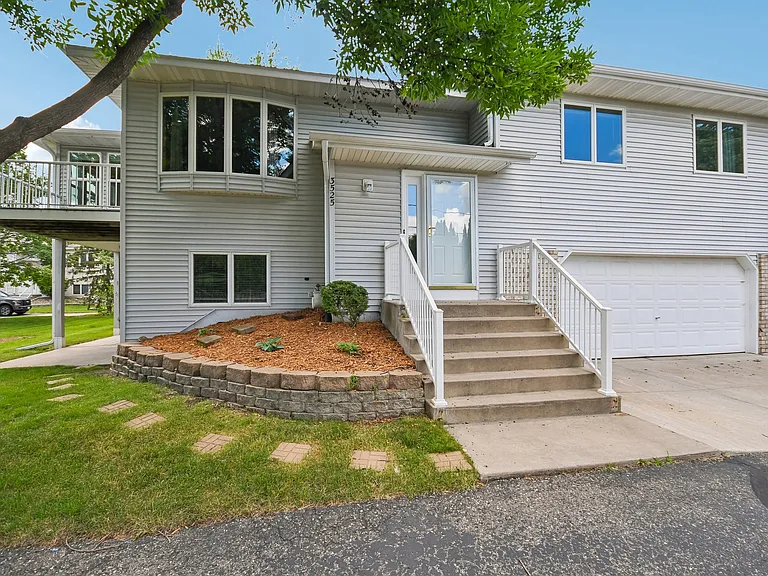 3525 Cory Ln — Photo 2