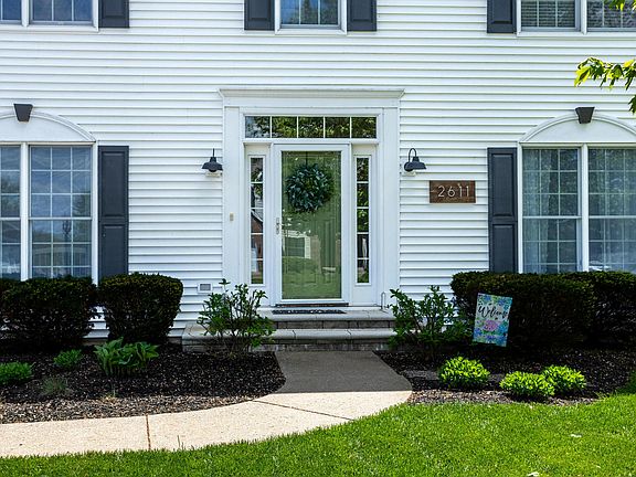 2nd image of 2611 Heather Glen Cir