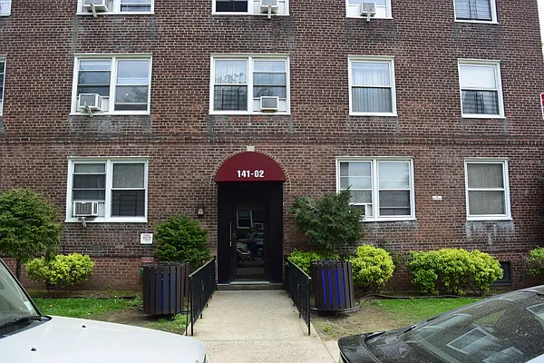 Sold by WRL Realty, LLC | media 12