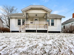 1201 S 14th St, Pekin, IL 61554