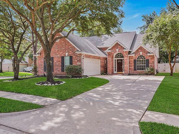 3rd image of 22507 Parkvine Ln