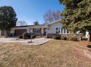 520 Willow Dr, Fond Du Lac, WI 54935