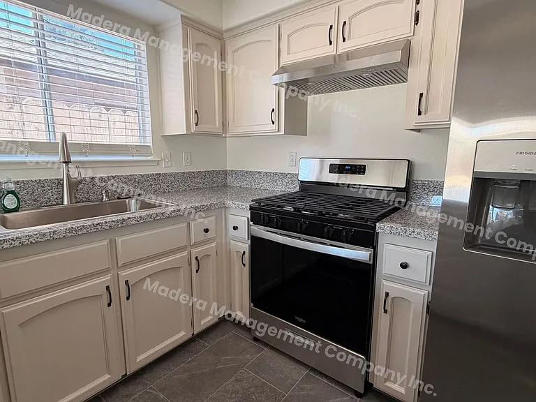 636 Macadamia Ave — Photo 10