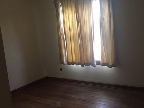 4th image of 748 E Lucius Ave