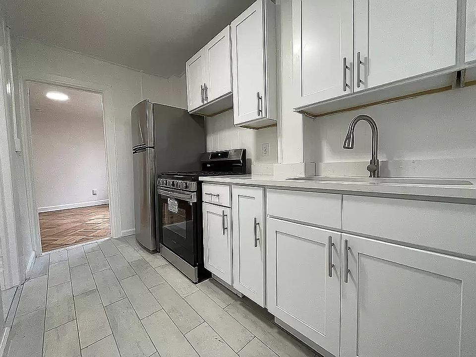 1st image of 30 Lamont Ct #3