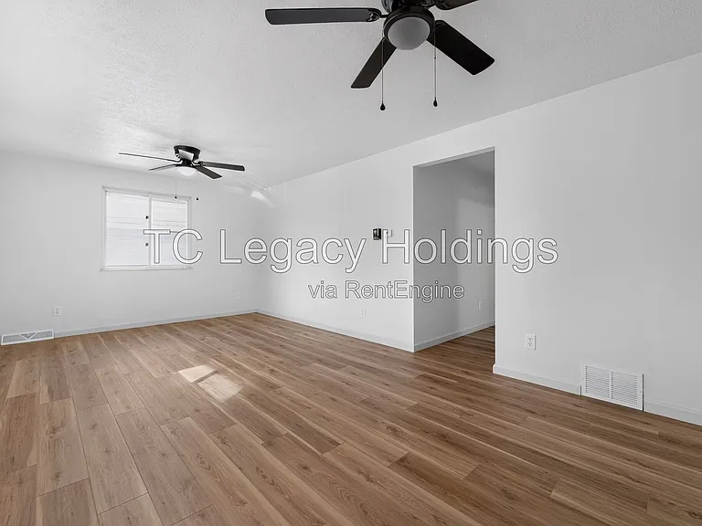 729 Ridgeway Ave — Photo 5