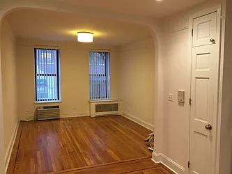 Rented by Metropolis Real Estate of Manhattan