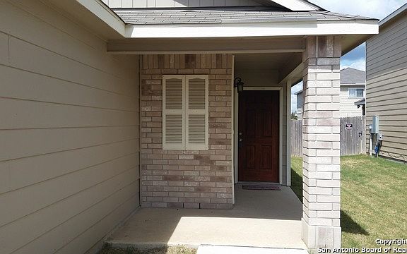 2nd image of 9015 Oakwood Park