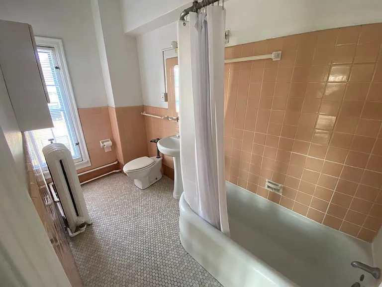 Oak Grove Apartment Hotel — Photo 17