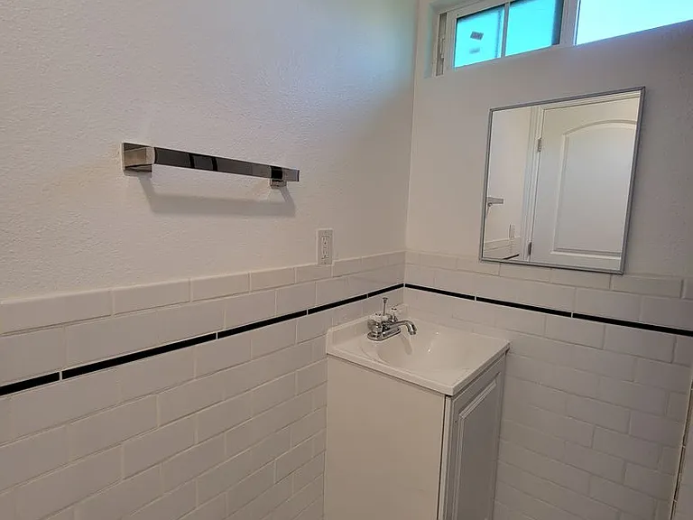 11325 Martha St — Photo 14