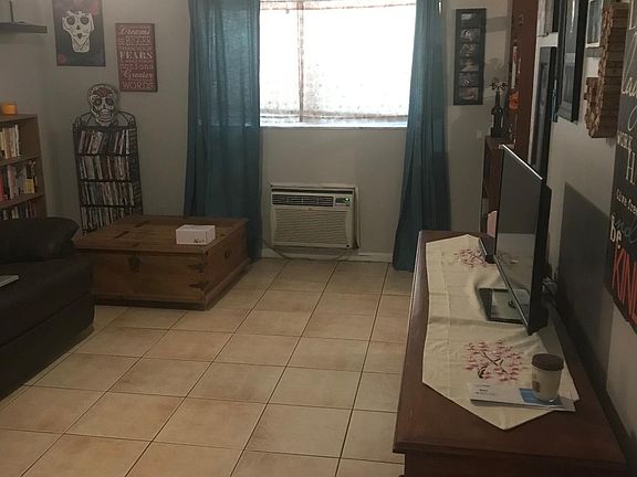 4th image of 3316 W Santiago St Ste B