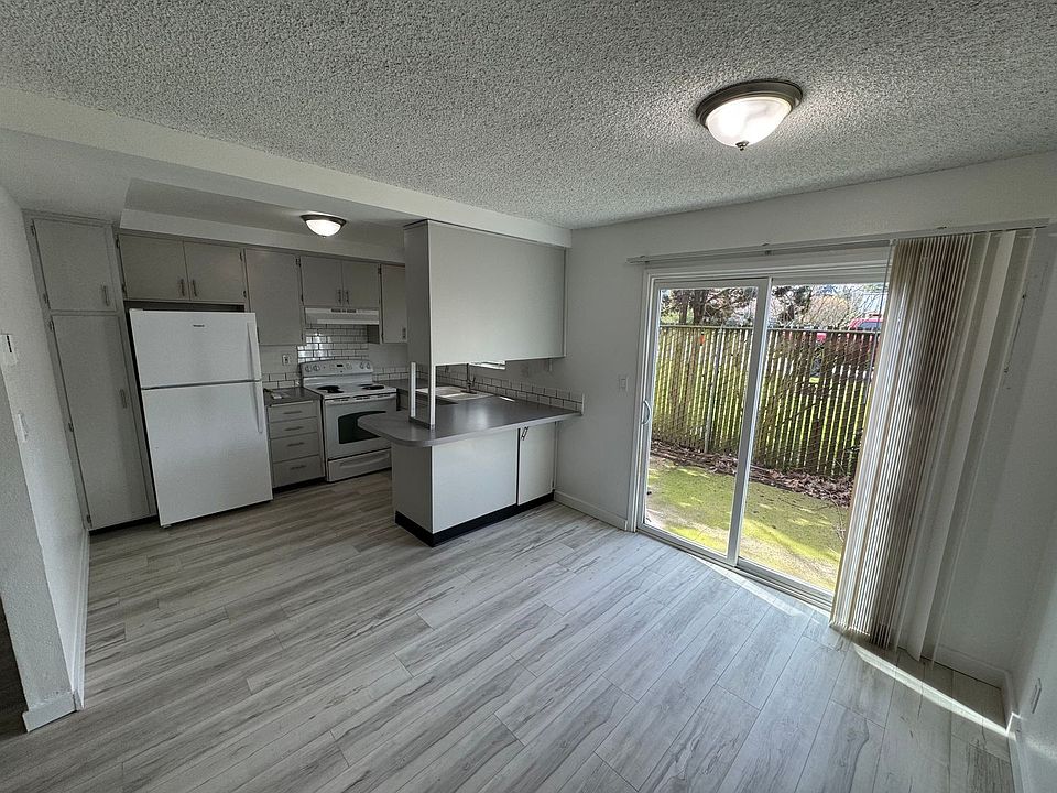 1st image of 815 SW Cozine Ln APT 2