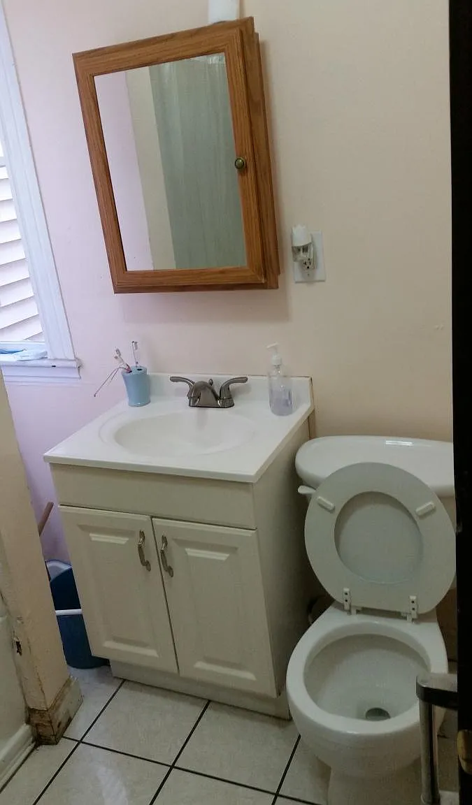 4 bed, 1056 sqft, $3,250 — Photo 2