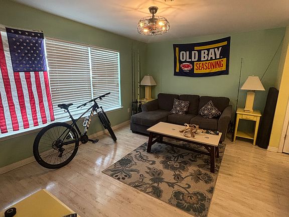 3rd image of 1477 W Lagoon Ave #205
