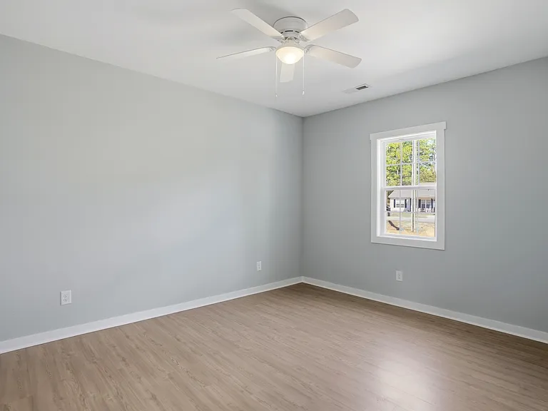 1040 Beaufort Rd — Photo 11
