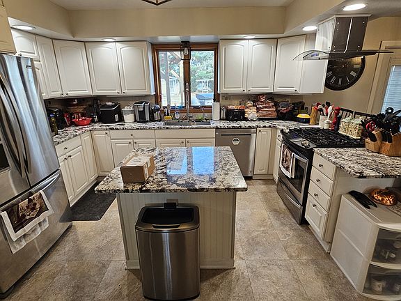 5th image of 716 Allen Dr