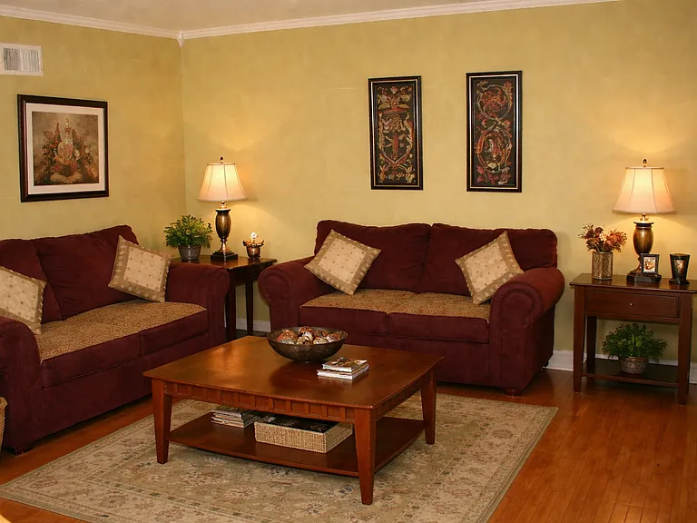 228 Cobblestone Ln — Photo 3