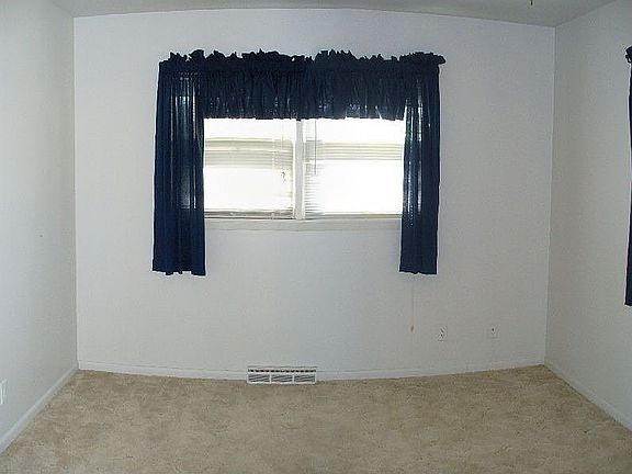 West bedroom 