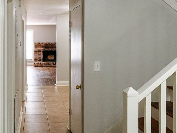 4th image of 2696 Twiggs Cir SE
