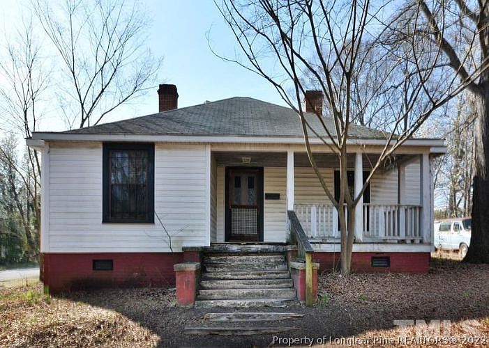 1st image of 901 Virgie St