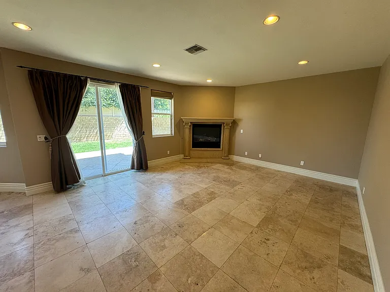 4960 Chimineas Ave — Photo 8