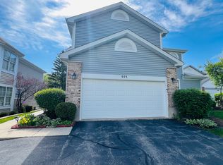 975 Sweetflower Dr, Hoffman Estates, IL 60169