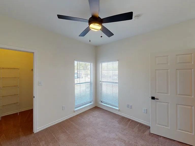 9th Street Apartments — Photo 30