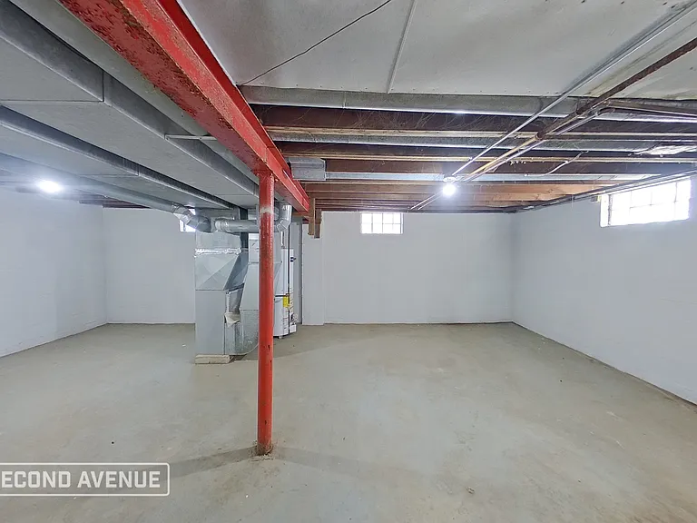 4772 Jefferson St — Photo 15