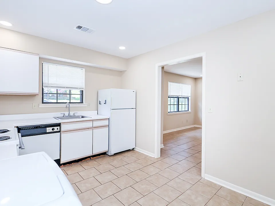Another view of kitchen.
