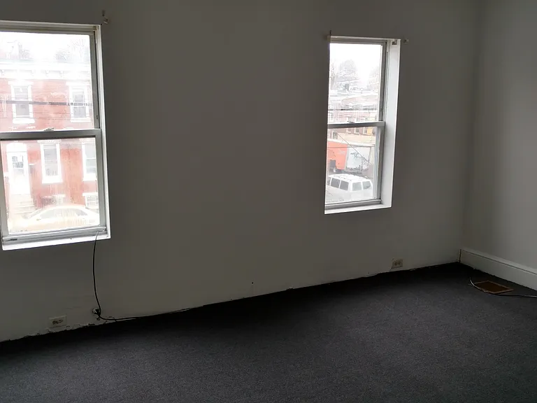 1304 W 4th St — Photo 7