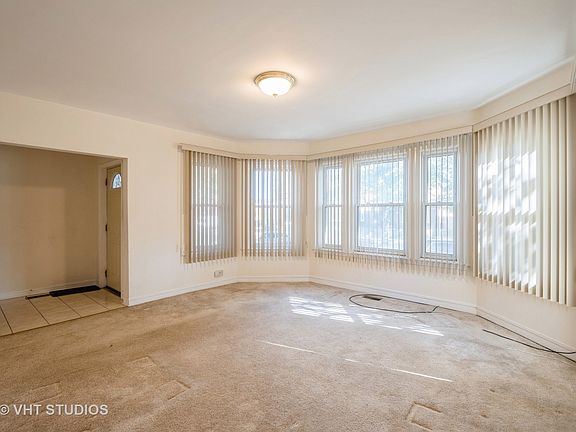 3rd image of 9108 S Kingston Ave