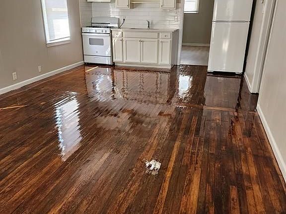 2nd image of 522 Aron St