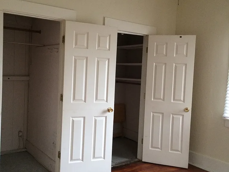 Back bedroom, 2 closets
