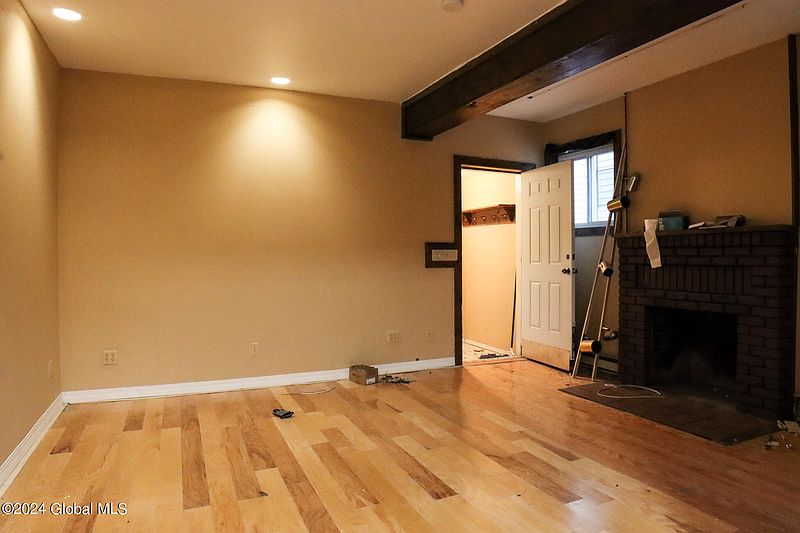3rd image of 480 Hamilton Street