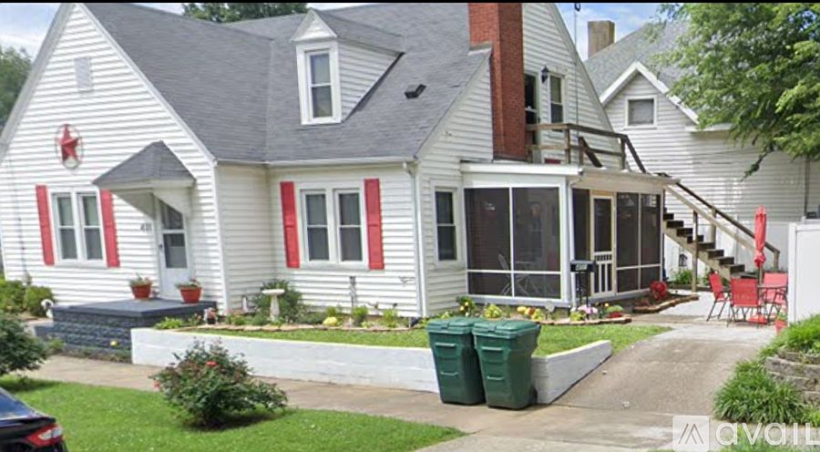 2nd image of 401 E 7th St #2