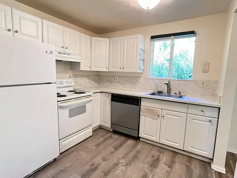 272 146th Pl NE #A — Photo 4