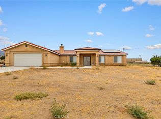9570 Mescalero Rd, Phelan, CA 92371