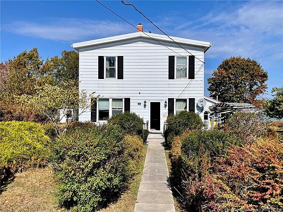 2nd image of 35 Dipper Harbour Rd