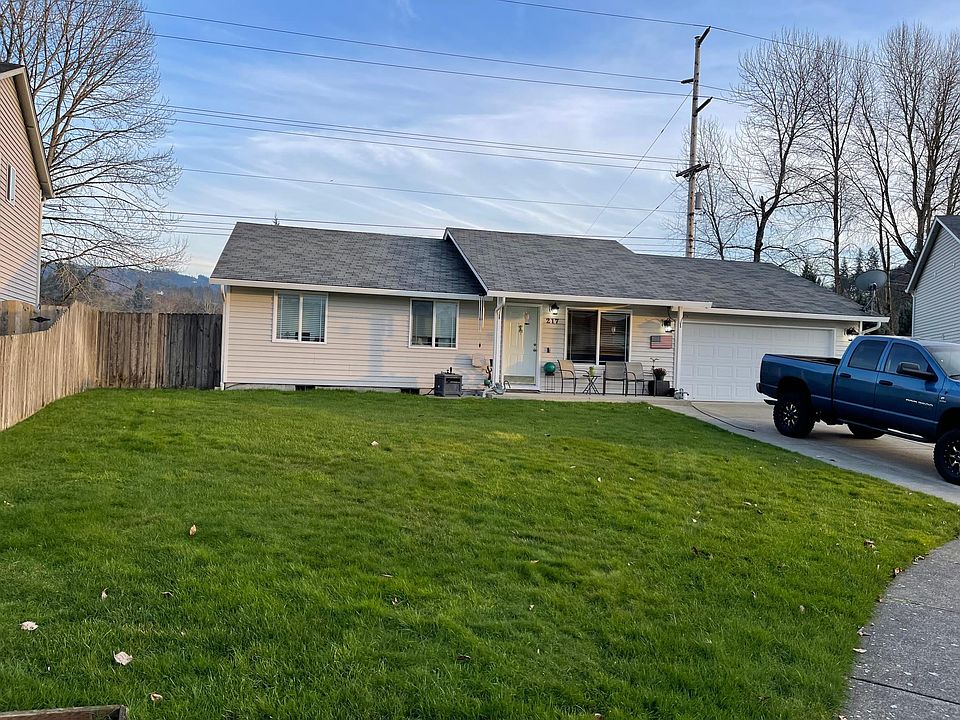 1st image of 217 Blue Jay Ct