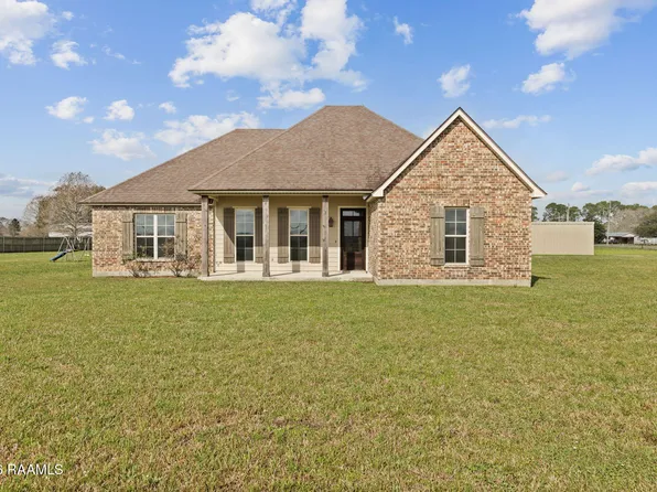 1424 Leed Champagne Rd, Saint Martinville, LA 70582