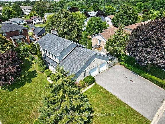 3rd image of 470 Kingsdale Ave