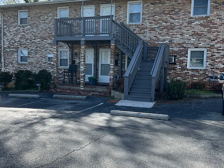 1416 Moorman Ave NW #D — Photo 1