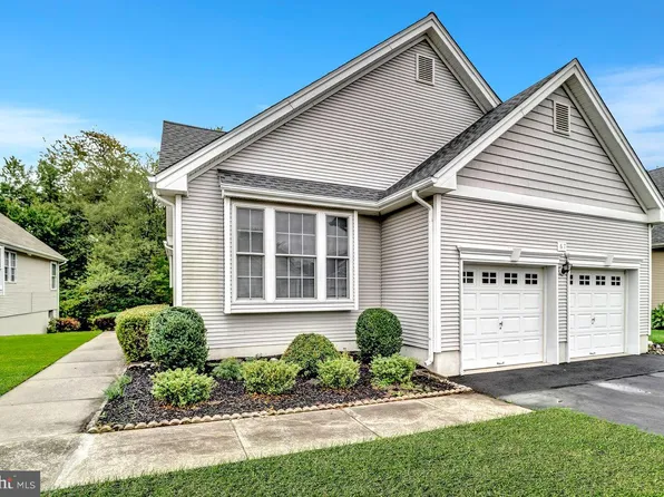 67 Bear Meade Dr, Hamilton, NJ 08691