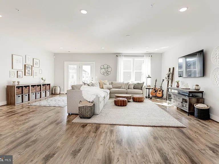 20523 Milbridge Ter — Photo 16