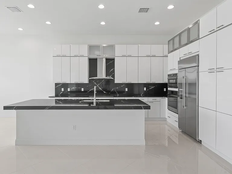 9019 SW Terzi Way — Photo 14