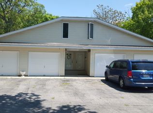 1825 Baker Ln APT C, Peru, IL 61354