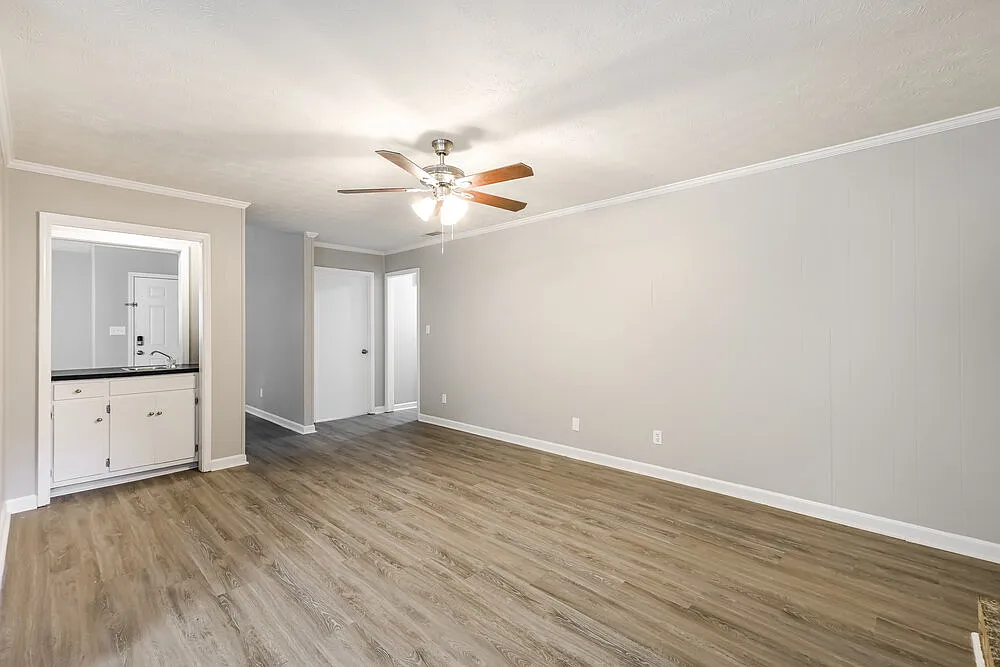 3 bed, 2.0 bath, 1773 sqft, $3,060 — Photo 4