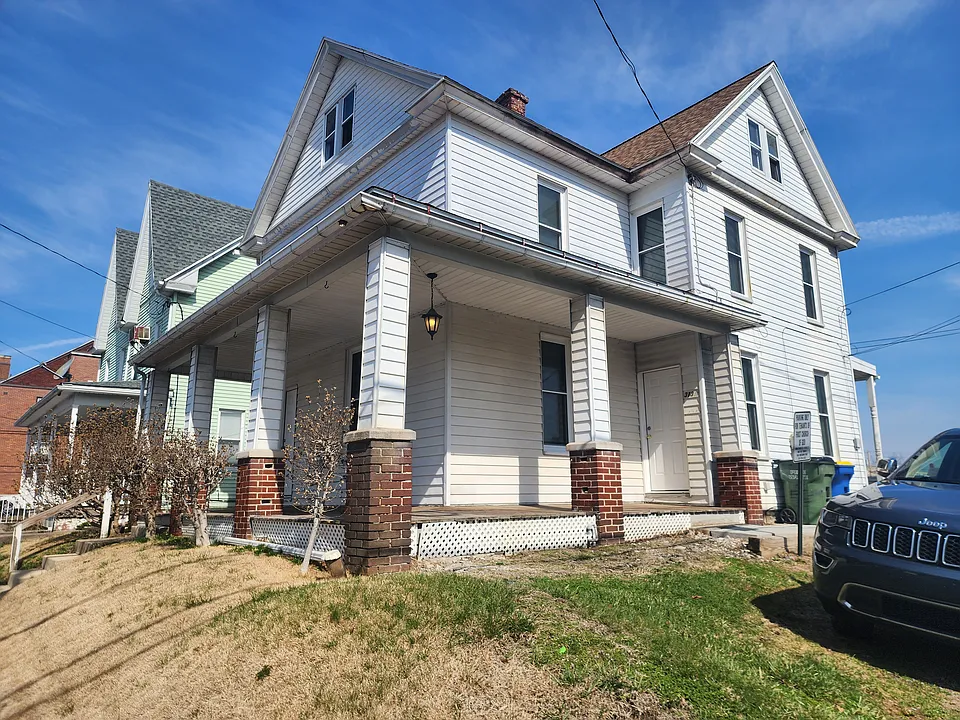 313 Reno Ave
