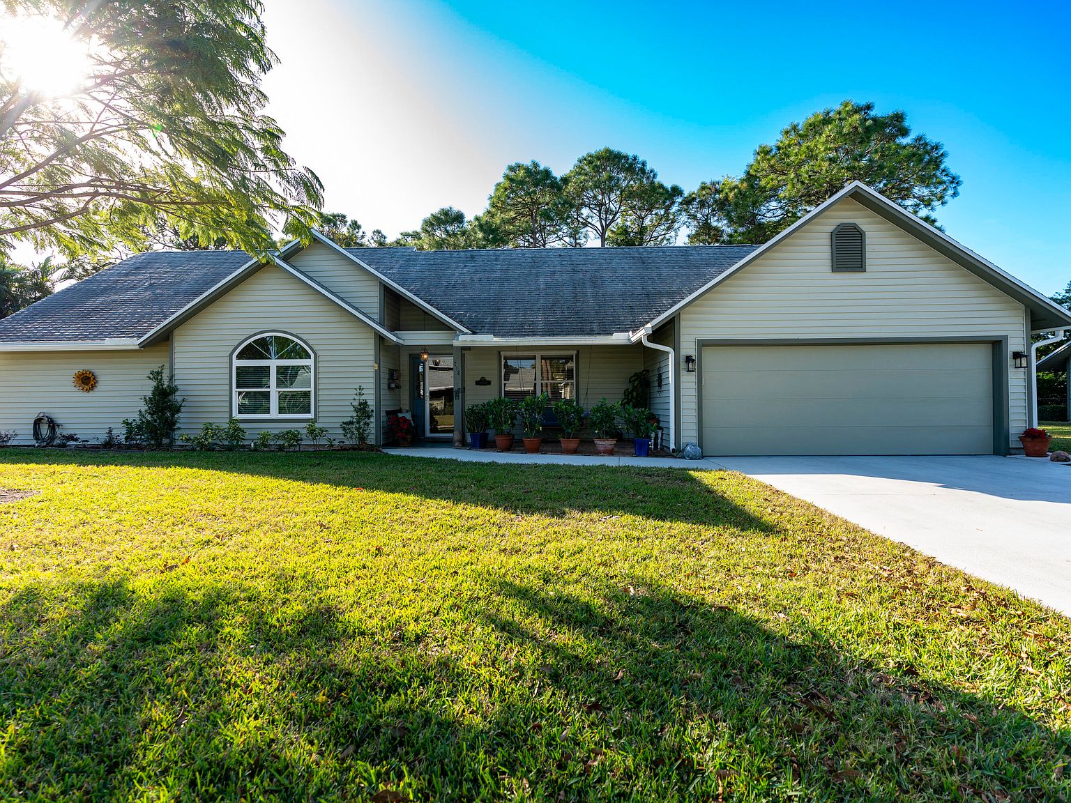 718 NE Dahoon Terrace, Jensen Beach, FL 34957 | Zillow