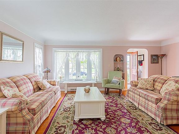 5th image of 5898 Chestnut Hills Dr